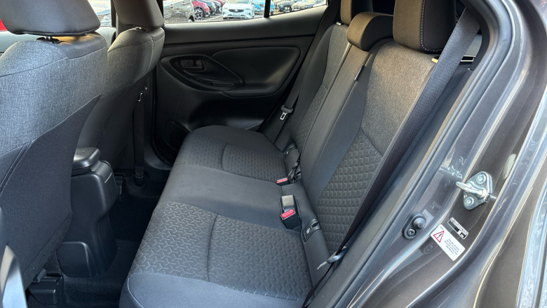 Toyota Yaris Cross 1.5 Hybrid Design 5dr CVT Hybrid Estate